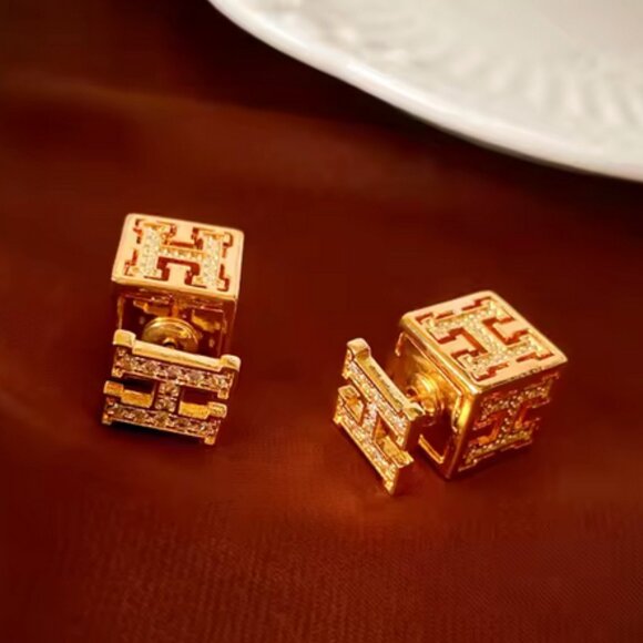 NWT Cubic Square H Letter Stud Earrings - Picture 1 of 4